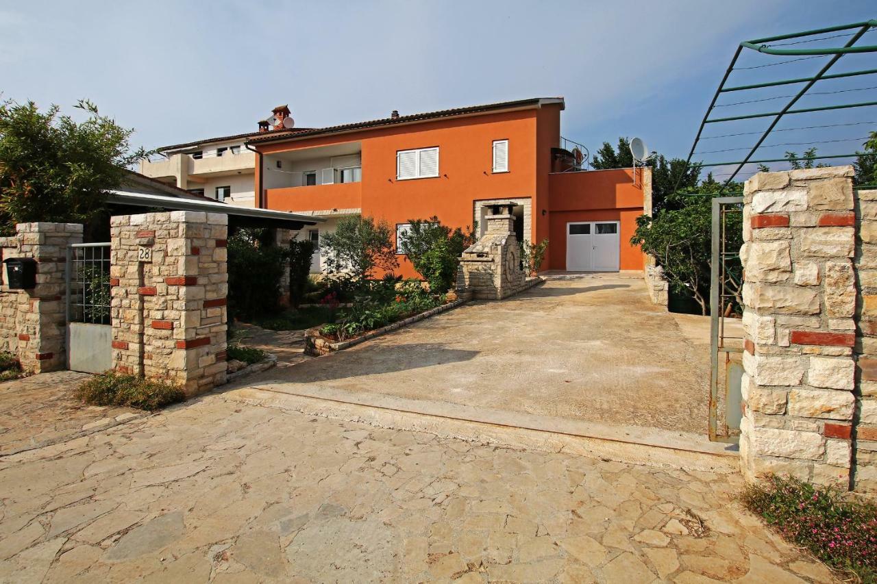 Valmas Apartment